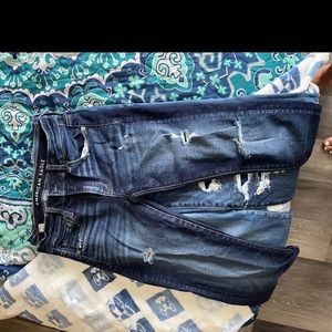 Size 4 American eagle jeans - Short